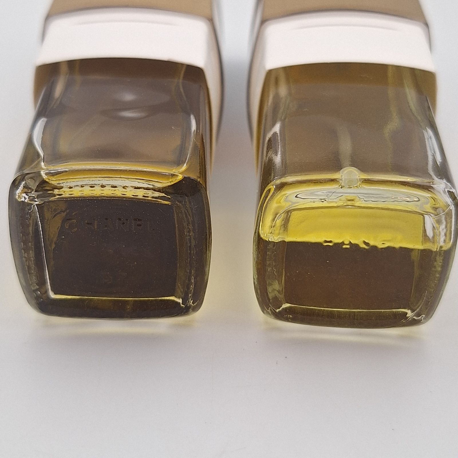 CHANEL19番 オードトワレ 50ml 2本 CHANEL19番 オードトワレ 50ml 2本 【公式通販】