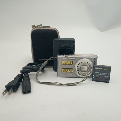 Casio EXILIM EX-Z200 Silver コンパクトデジタルカメラ / - メルカリ