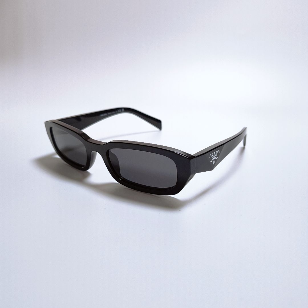 未使用 プラダ prada シンボルサングラス ブラック グレーグラデ 三角ロゴ