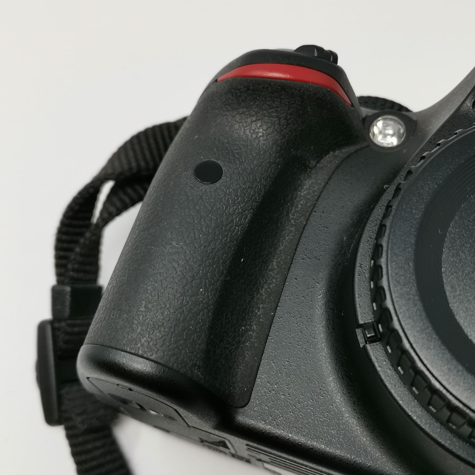 Nikon ニコン D5100 デジタル一眼レフカメラ バッテリー付 ジャンク品 
