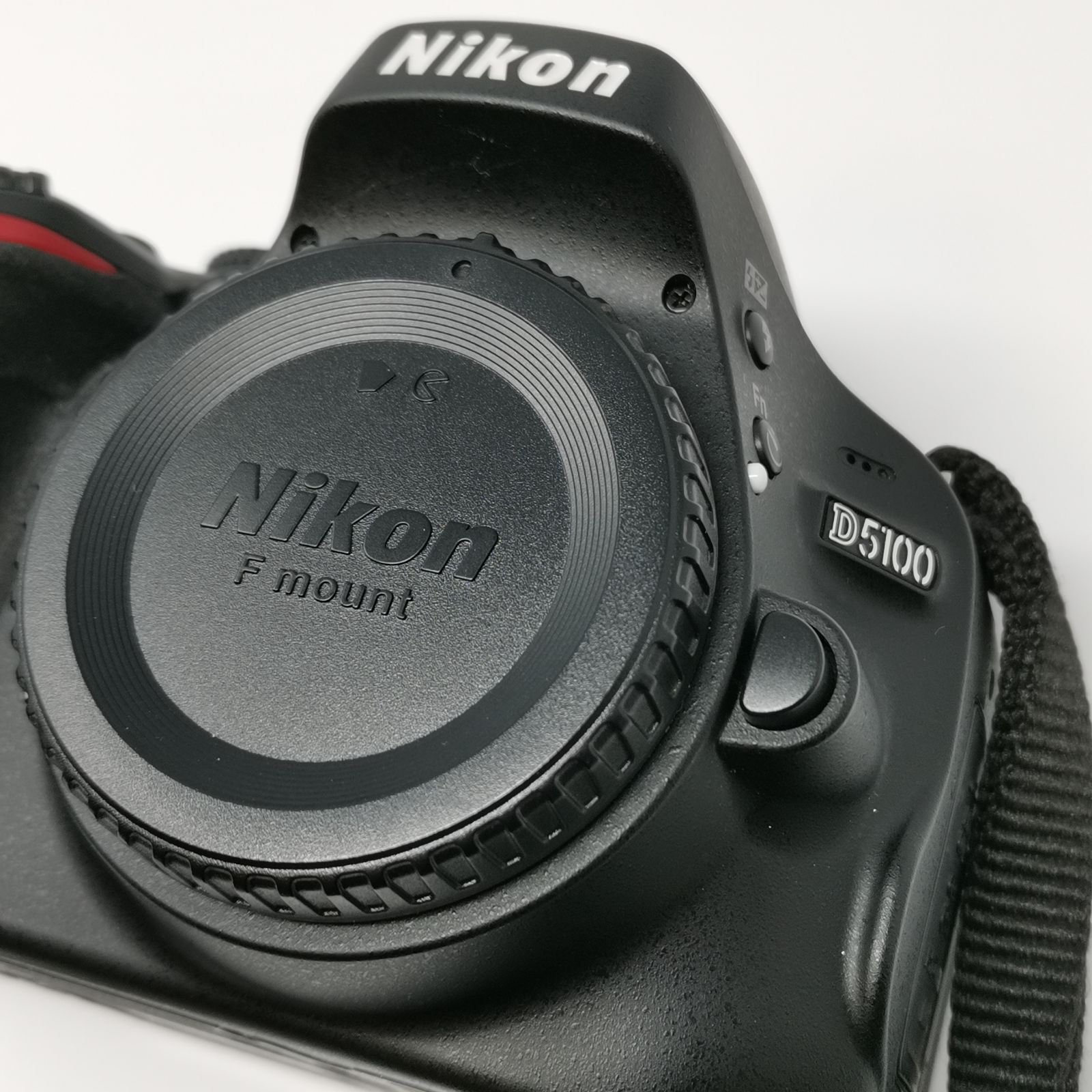 Nikon ニコン D5100 デジタル一眼レフカメラ バッテリー付 ジャンク品 