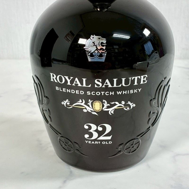Royal Salute 32年 BLENDED SCOTCH WHISKY 空き瓶 化粧箱 509K0 - メルカリ