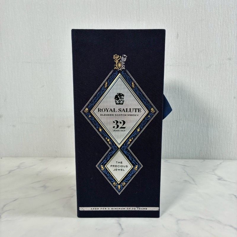 Royal Salute 32年 BLENDED SCOTCH WHISKY 空き瓶 化粧箱 509K0 - メルカリ