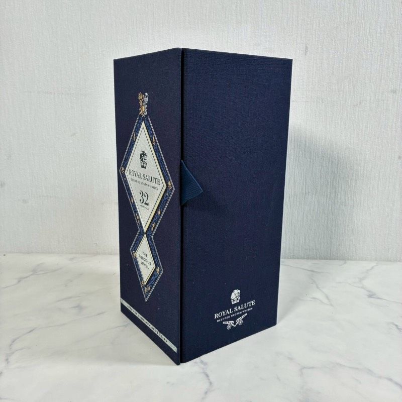 【超美品】 SALUTE 32年　化粧箱付き空き瓶 Royal Salute 32年 BLENDED SCOTCH WHISKY 空き瓶 化粧箱 509K0 - メルカリ
