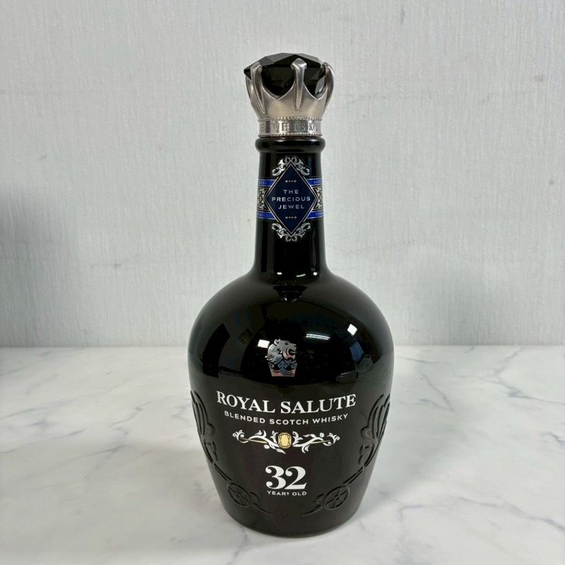 Royal Salute 32年 BLENDED SCOTCH WHISKY 空き瓶 化粧箱 509K0 - メルカリ