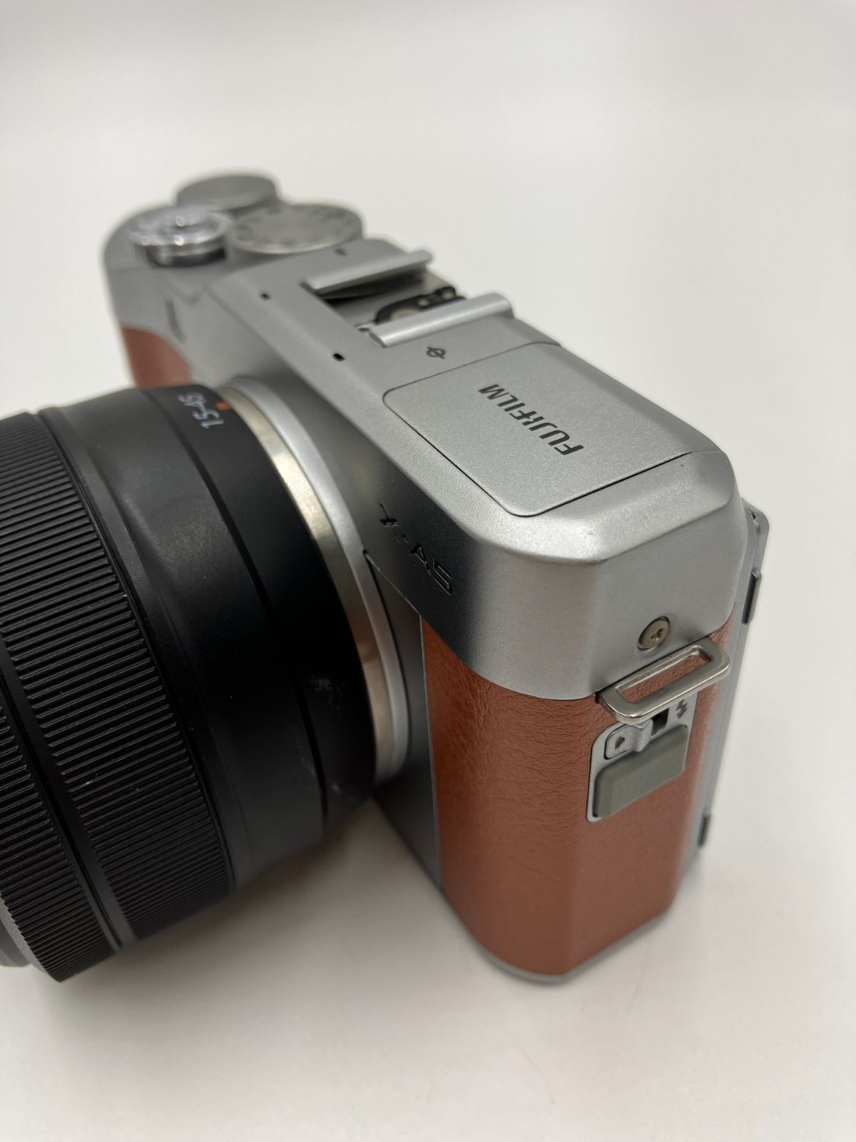 FUJIFILM X-A5 レンズキット XC 15-45mm F3.5-5.6 OIS PZ シルバー
