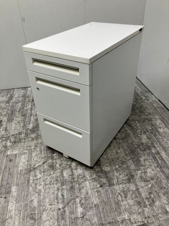 【中古品】ウチダ スカエナシリーズ 脇机 5-110-6560 ホワイト