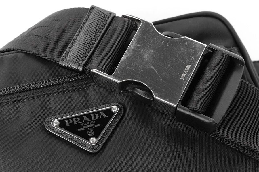 プラダ / PRADA Re-Nylon × サフィアーノレザー ベルトバッグ 2VL977