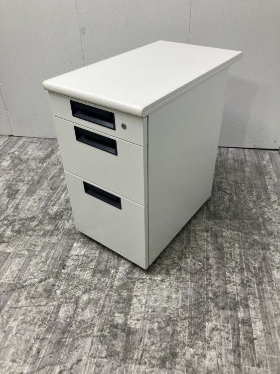 【中古品】プラス 3段脇机 SP-CD470-3 WH