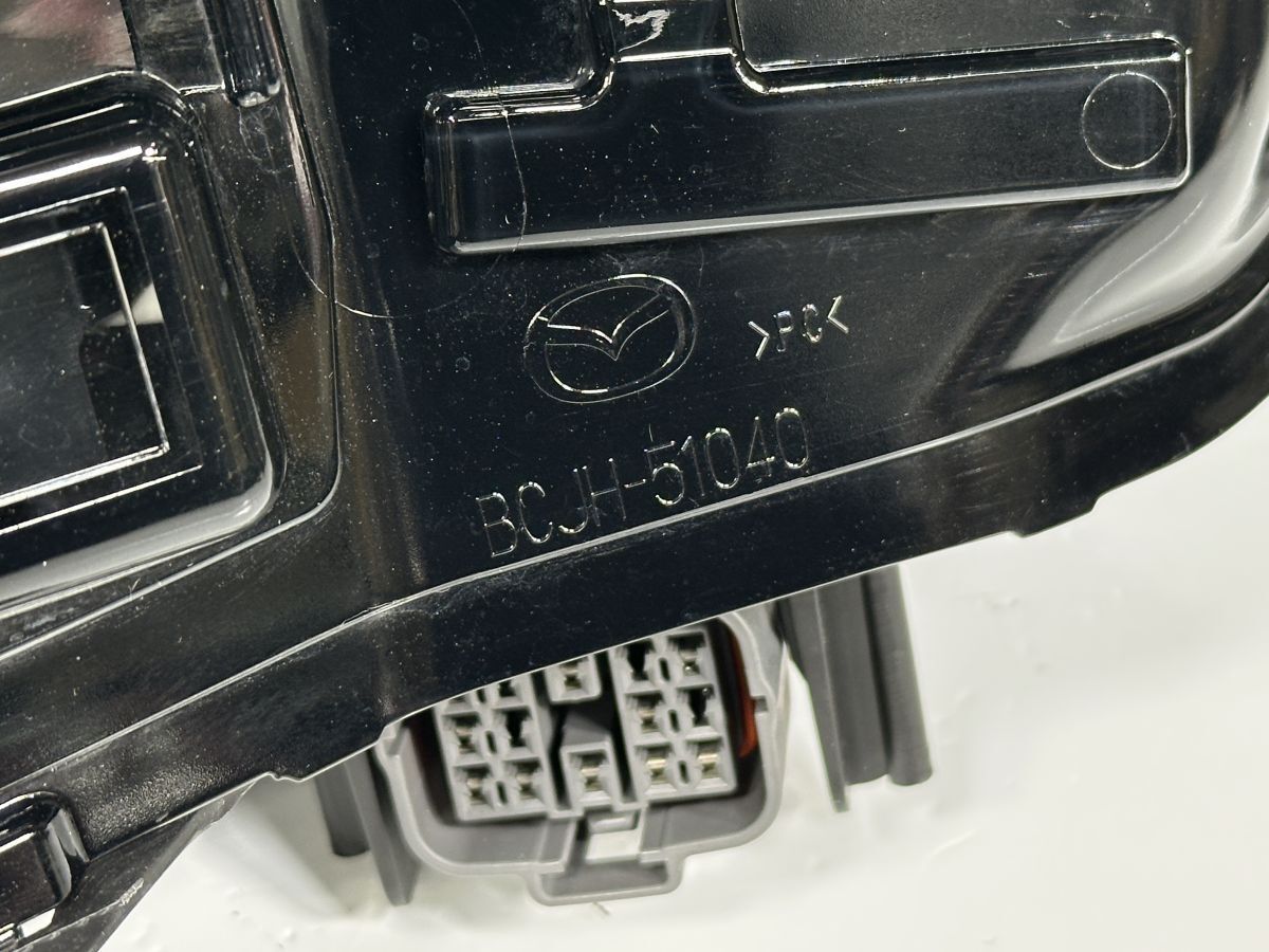 美品 MAZDA3 BPEK3R R0504～ 純正 左ヘッドライト Assy LED 
