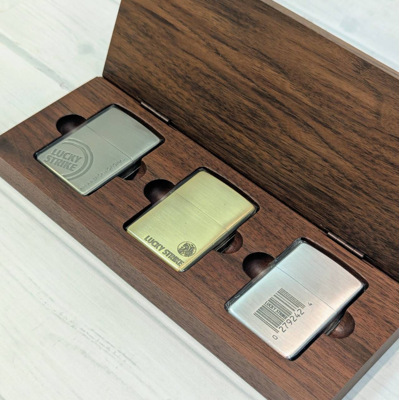 【塩】未使用 Zippo ジッポー 2005 LUCKY STRIKE ラッキーストライク 木製ボックス入り3点セット【23672MO】E12