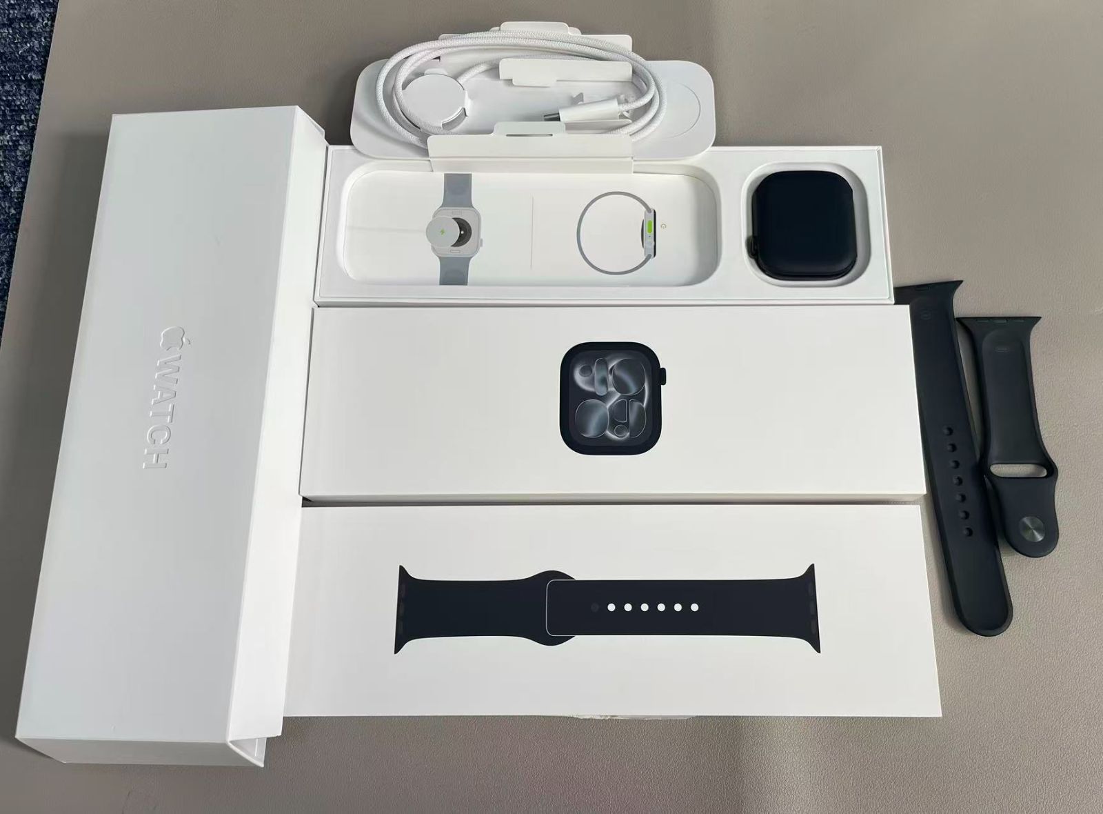 美品　Apple Watch Series 11 GPSモデル 46mm MEUX4J/A ジェットブラック・ブラックスポーツバンド M/L