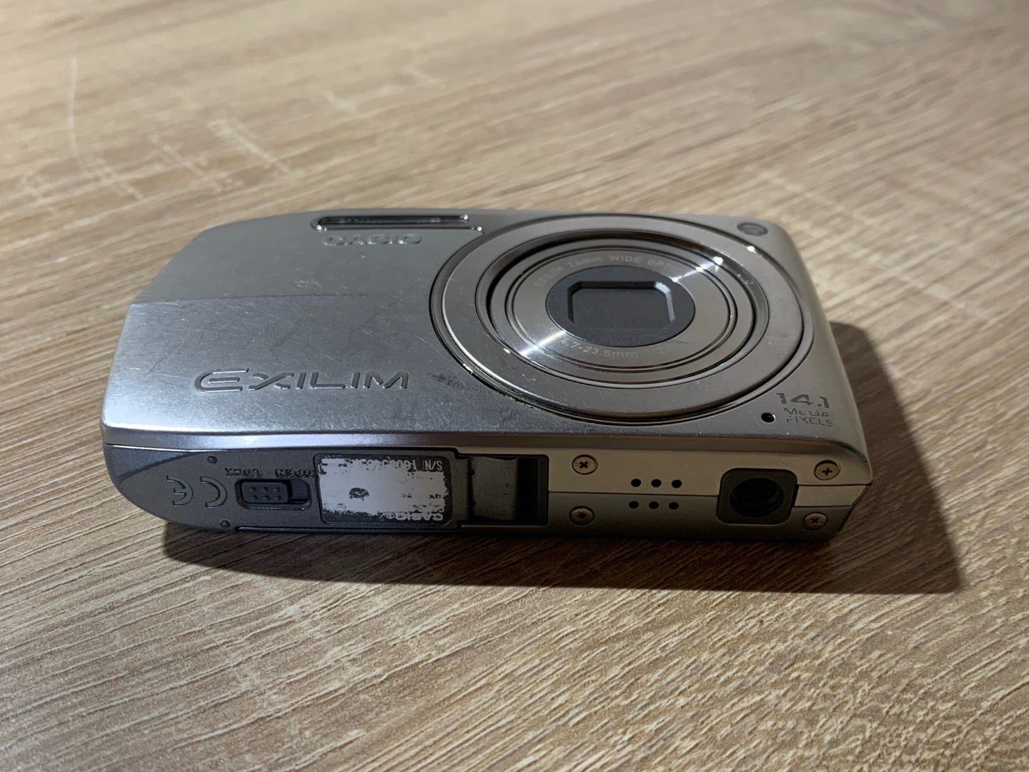 0585 Casio EXILIM EX-Z2000 シルバー デジカメ 【ネ】 - メルカリ