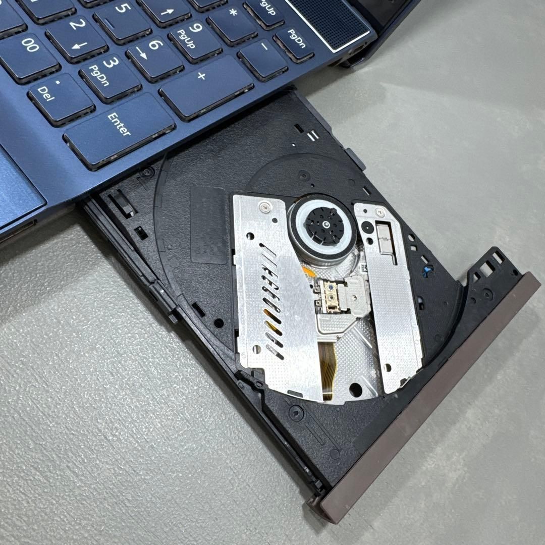 富士通Lifebook】メタリックブルー☘8世代i7☘️SSD256+1TB 【公式通販】