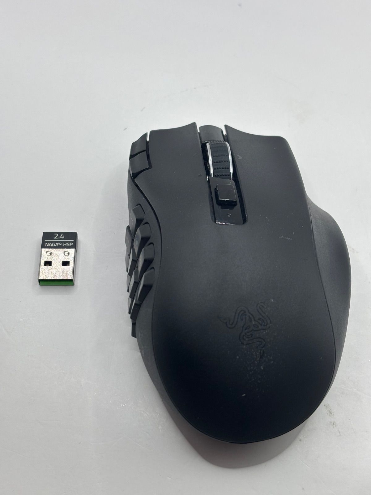 Razer NAGA V2 HYPERSPEED マウス　ワイヤレスゲーミングマウス　レイザー