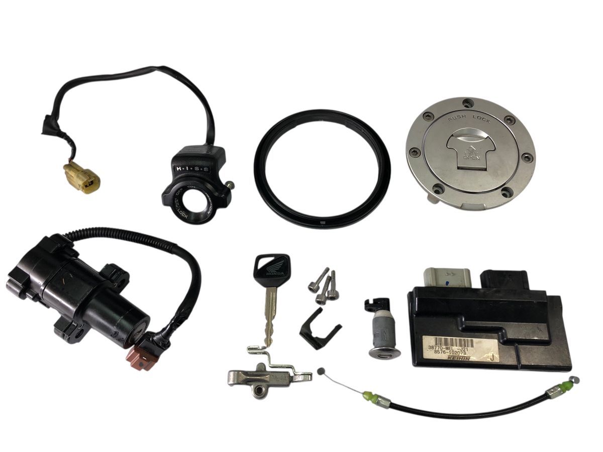 HONDA　CBR1000RR　SC57　後期　06-08　キーセット　イグナイター　作動OK　ECU　イモビ　タンクキャップ　ストックにも（中古）2885-N2492 38,220円