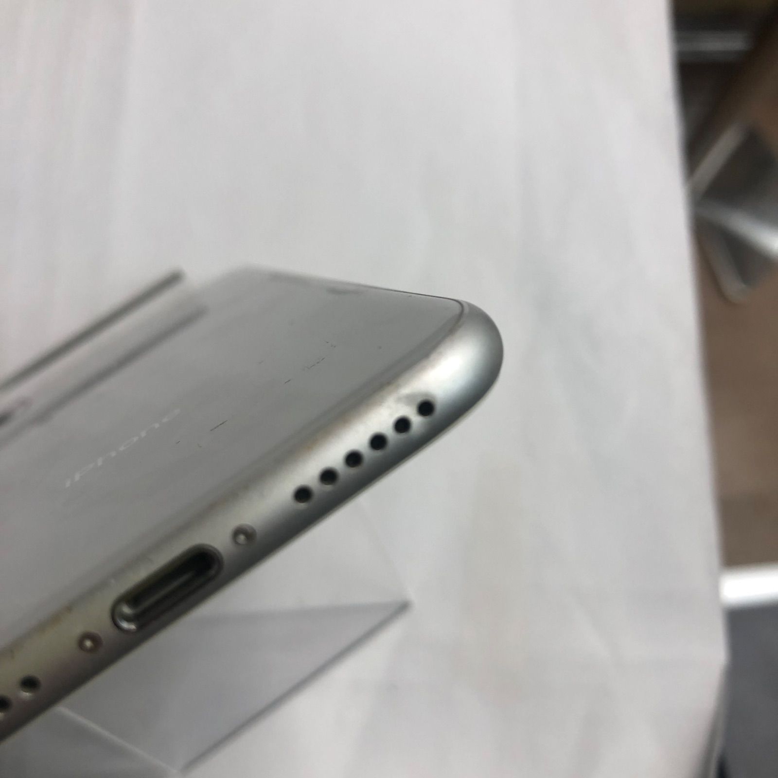 iPhone 8 64GB ホワイト SIMFREE 訳あり - メルカリ