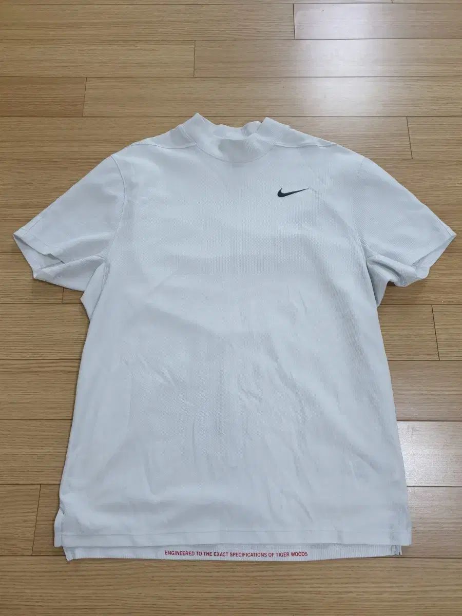 ナイキ タイガーウッズ ゴルフ 半袖Tシャツ