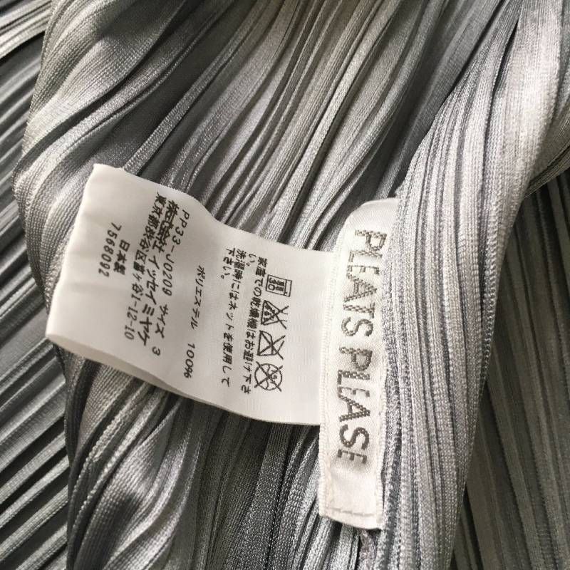 試着のみ美品　PLEATS PLEASE シルバージャケット サイズ3 極美品 PLEATS PLEASE プリーツプリーズ ジャケット3 PP33-JO209