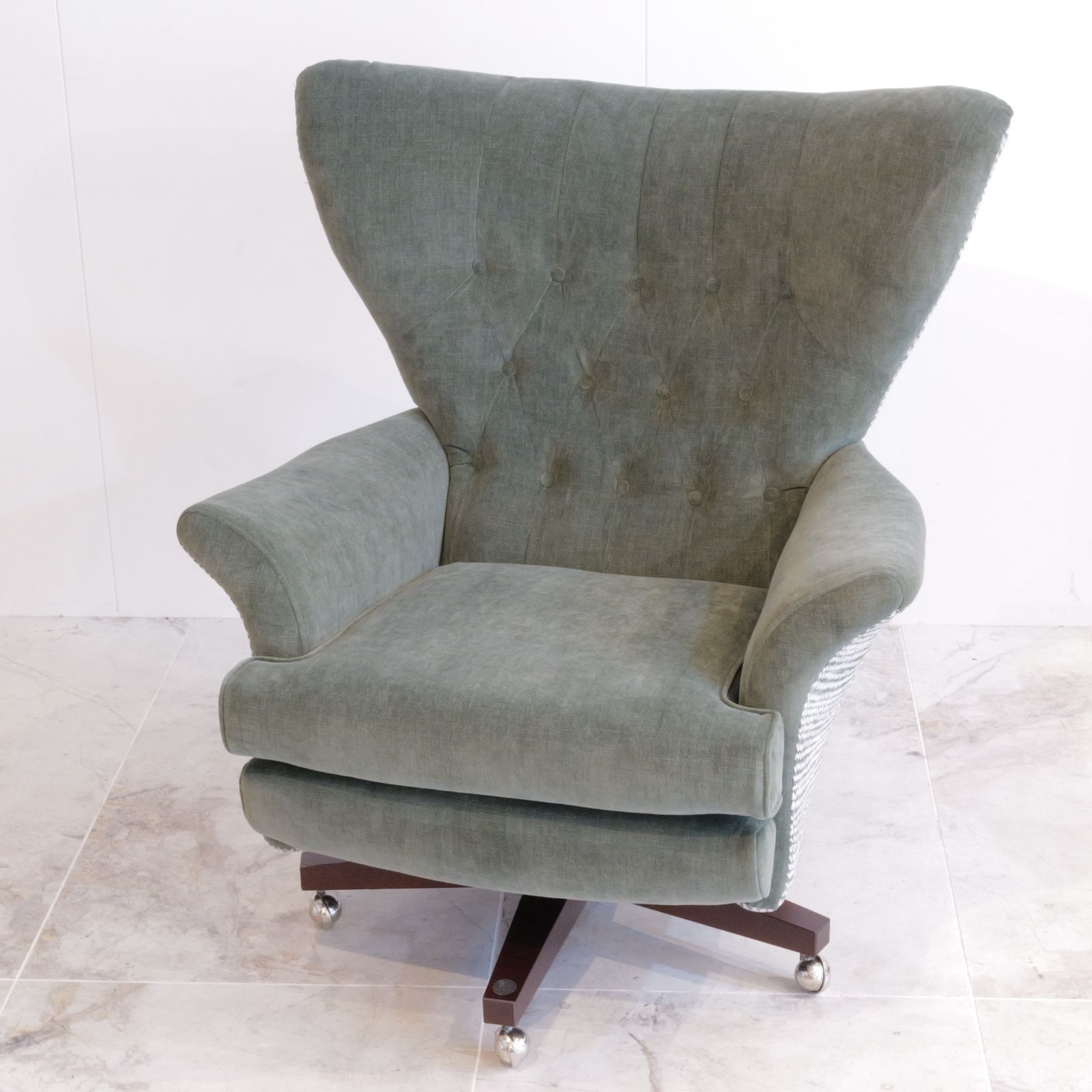 G Plan Vintage シックスティートゥー スゥイブルチェア 回転式ラウンジチェア グリーン ファブリック 当社特注品 キャスター付 復刻モデル