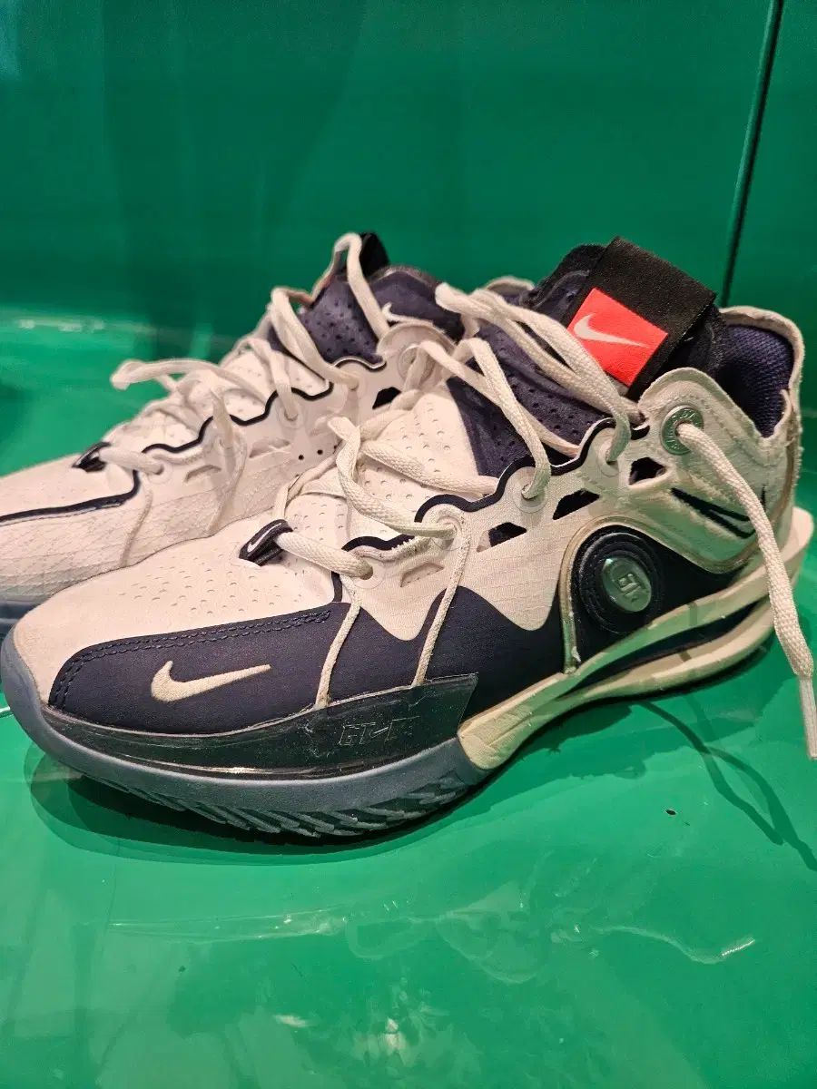 260 NIKE GTカット3 ASW バスケシューズ