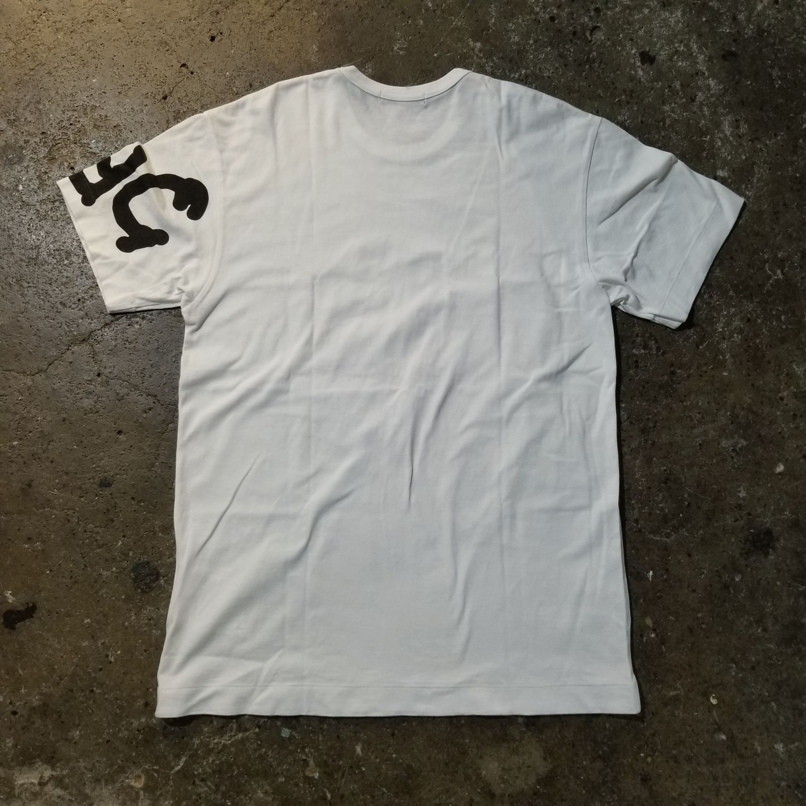 COMME des GARCONS AD2023 青山オリジナル Alisa Yoffe ロゴプリント T