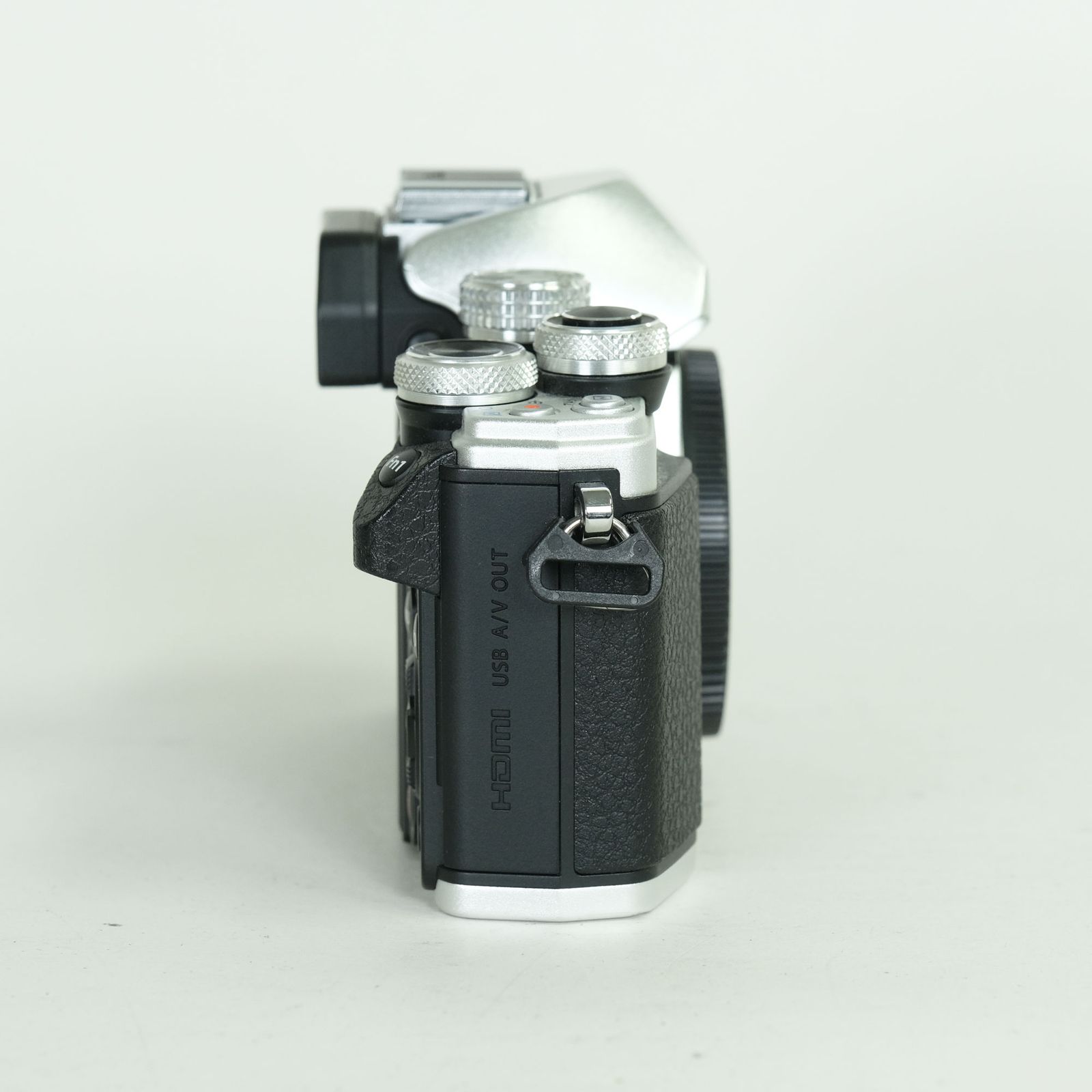 良品 | シャッター数3,290回] OLYMPUS OM-D E-M10 Mark II [ボディ
