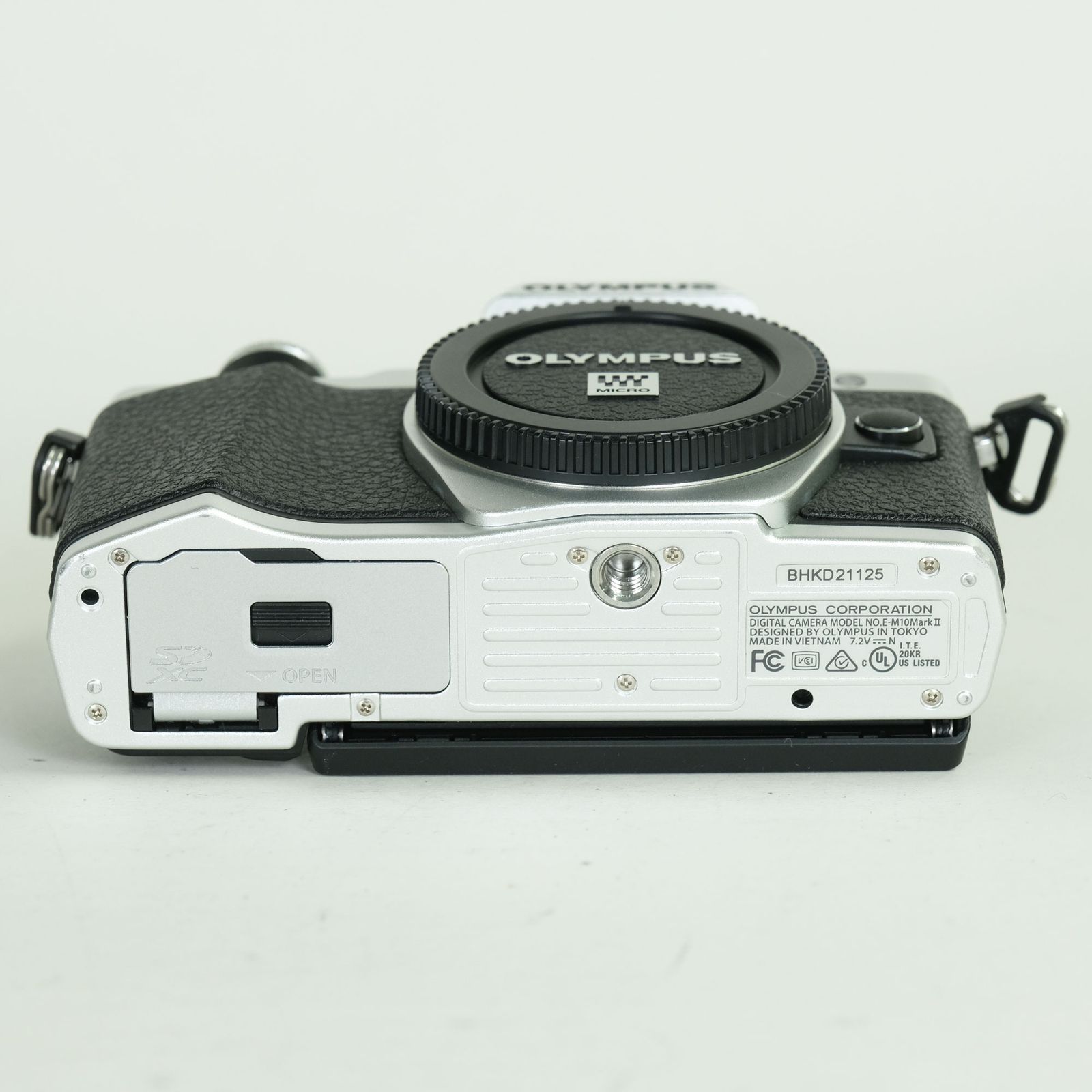 良品 | シャッター数3,290回] OLYMPUS OM-D E-M10 Mark II [ボディ