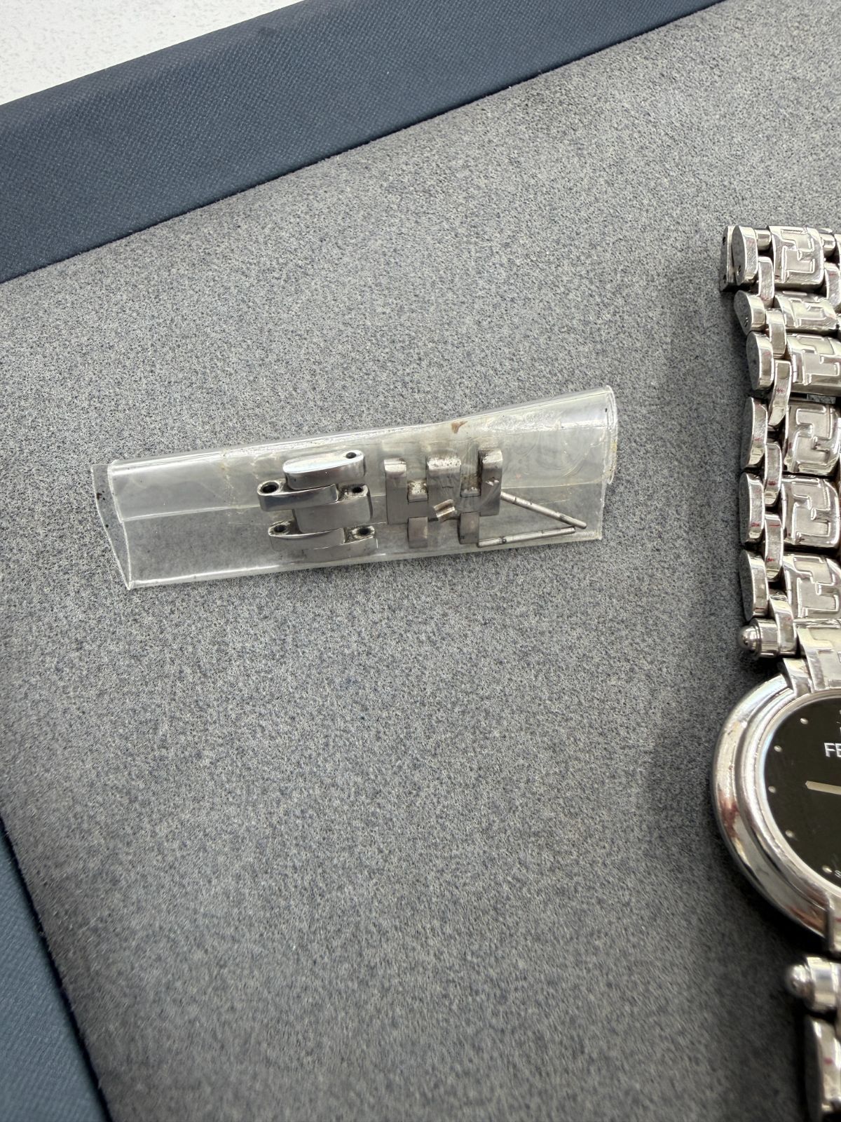 D【ヴィンテージ】FENDI フェンディ 腕時計 750L 000-504 電池切れ 