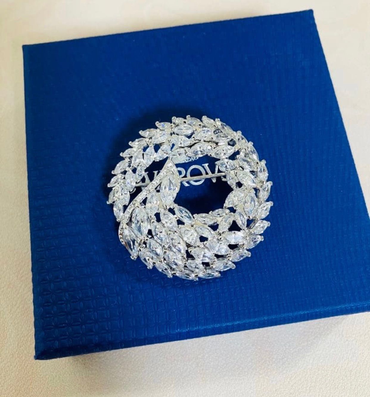 新品 スワロフスキー Swarovski ブローチ - メルカリ