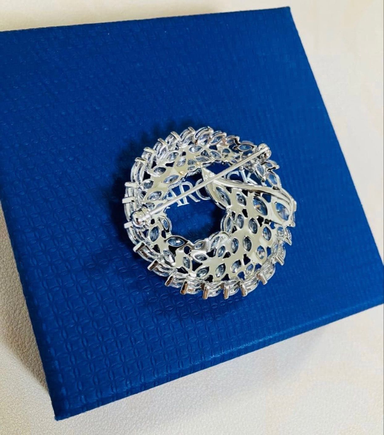 ❤️Swarovski ❤️ブローチ❤️新品未使用品❤️証明書付き❤️ 新品 スワロフスキー Swarovski ブローチ - メルカリ