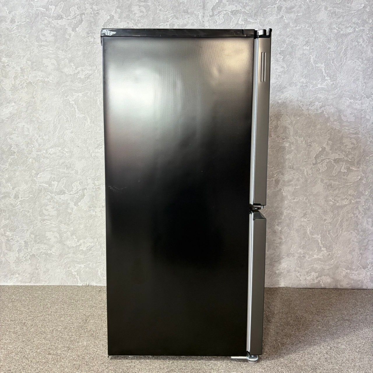 美品SHARP 2022年式　冷蔵庫(ブラック) ⚠️1月末発送 2022年製】 美品 SHARP シャープ マットブラック どっちもドア 冷凍