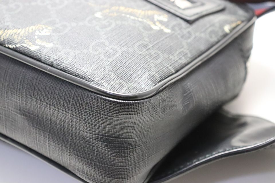 □GUCCI GGスプリーム タイガー レザー ボディバッグ グッチ