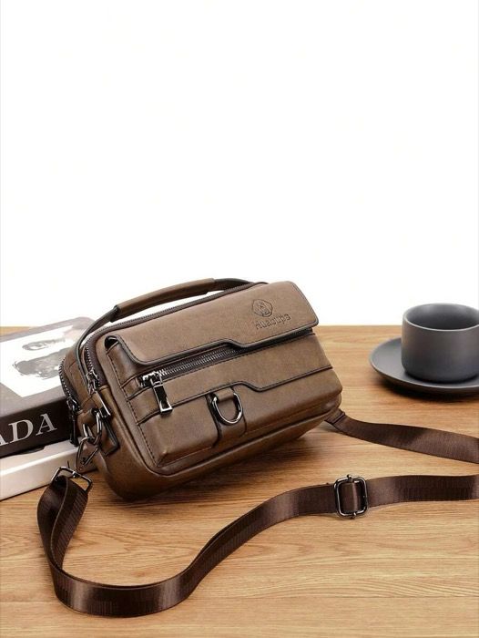 バッグ メンズ ショルダーパック 新スタイルのクロスボディバッグ、PU レザー マルチポケット ショルダーバッグ、多機能 ハンドバッグ スリングバッグ スクエアバッグ、ホリデー、出張、通勤、ビジネスカジュアル、アウ
