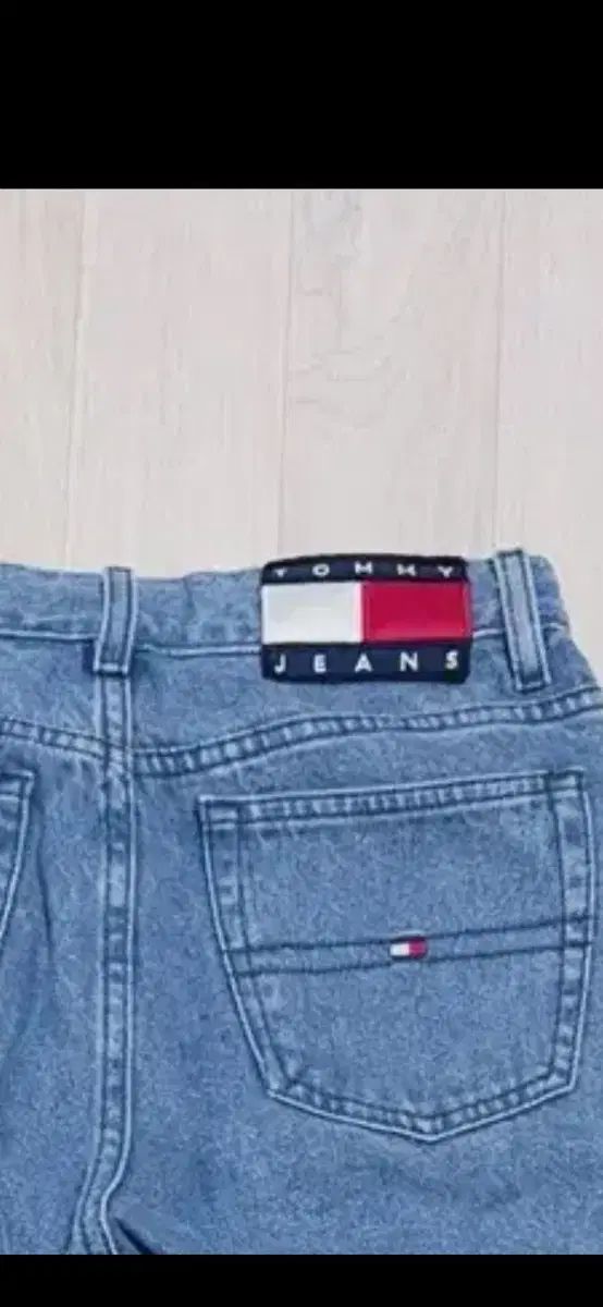 Tommy Jeans デニム ズボン ロールアップ デニム パンツ Tommy Hilfiger ビックロゴ デニム