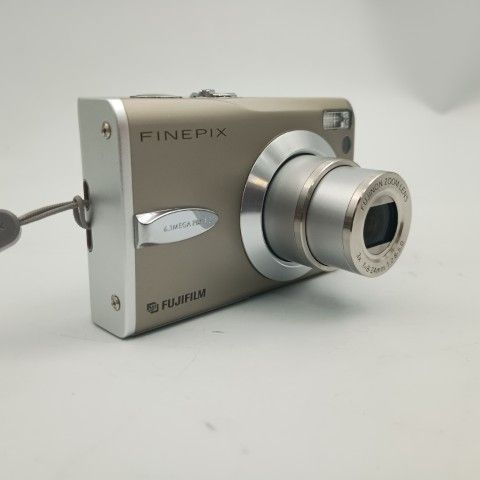 FUJIFILM FINEPIX F30 コンパクトデジタルカメラ - メルカリ FUJIFILM FINEPIX F30 コンパクトデジタルカメラ - メルカリ