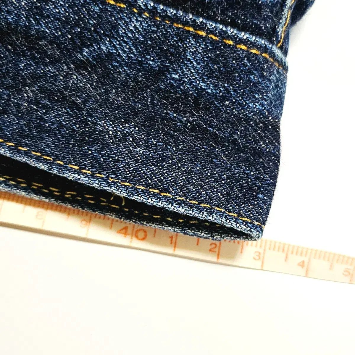 32 LEVI