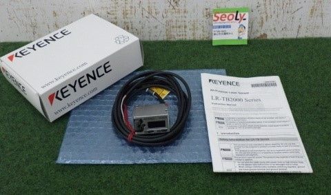KEYENCE LR-TB2000 アンプ内蔵型 TOF キーエンス レーザセンサ LR-T シリーズ 赤色レーザー ケーブルタイプ レーザクラス2 未使用品