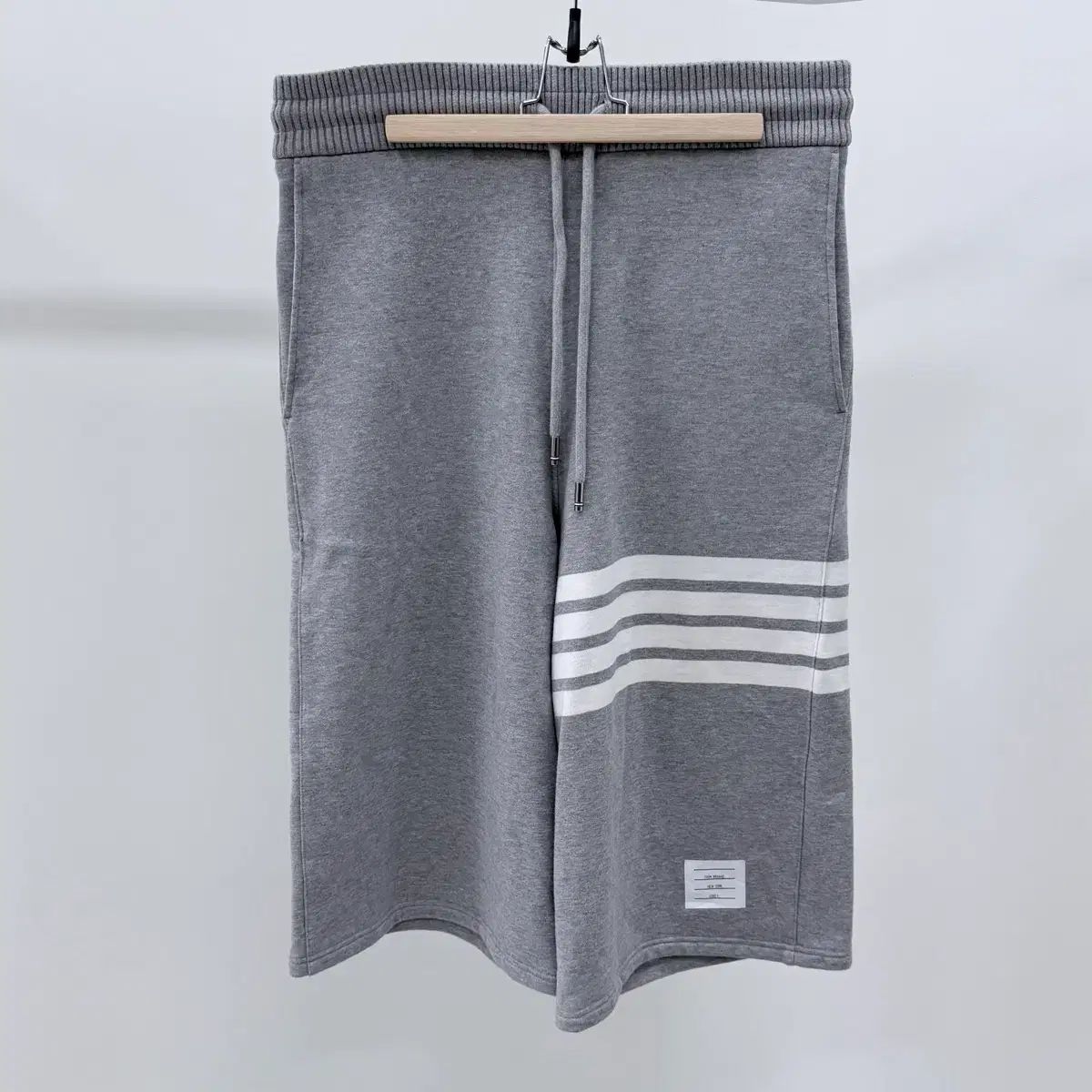 4 トム・ブラウン 斜めボーダー ハーフパンツ A+級 / オーバーサイズ Thom Browne トム・ブラウン 斜めボーダー 四本