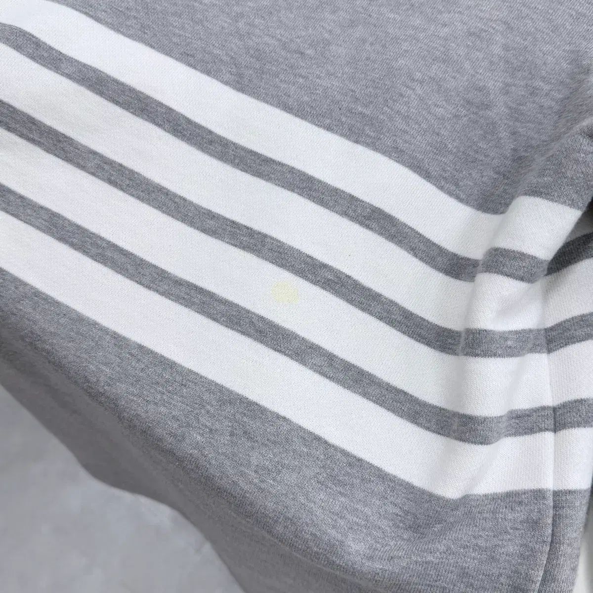 A+級 / オーバーサイズ Thom Browne トム・ブラウン 斜めボーダー 四本