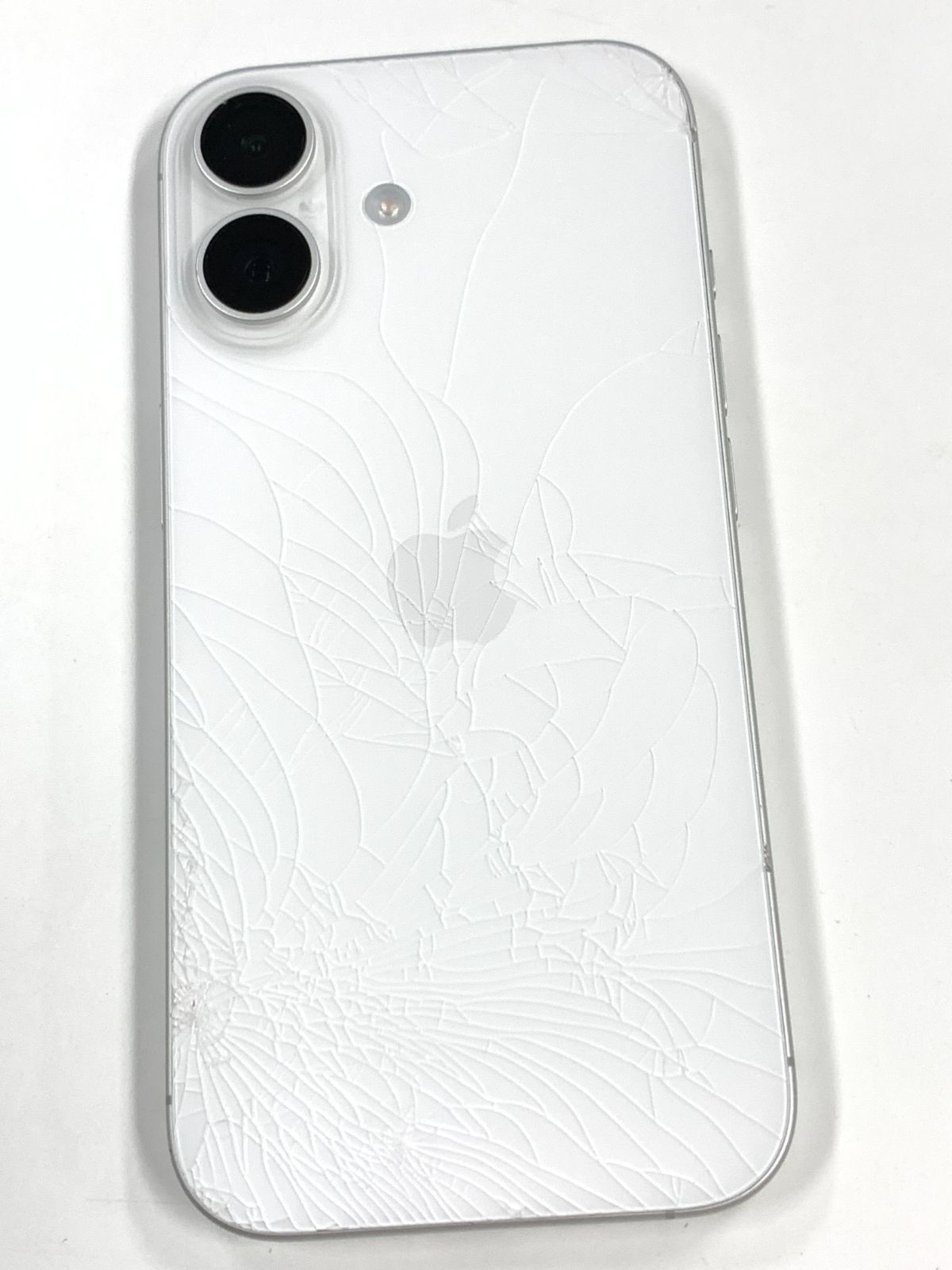 iPhone 17 256GB ホワイト ジャンク品 - メルカリ