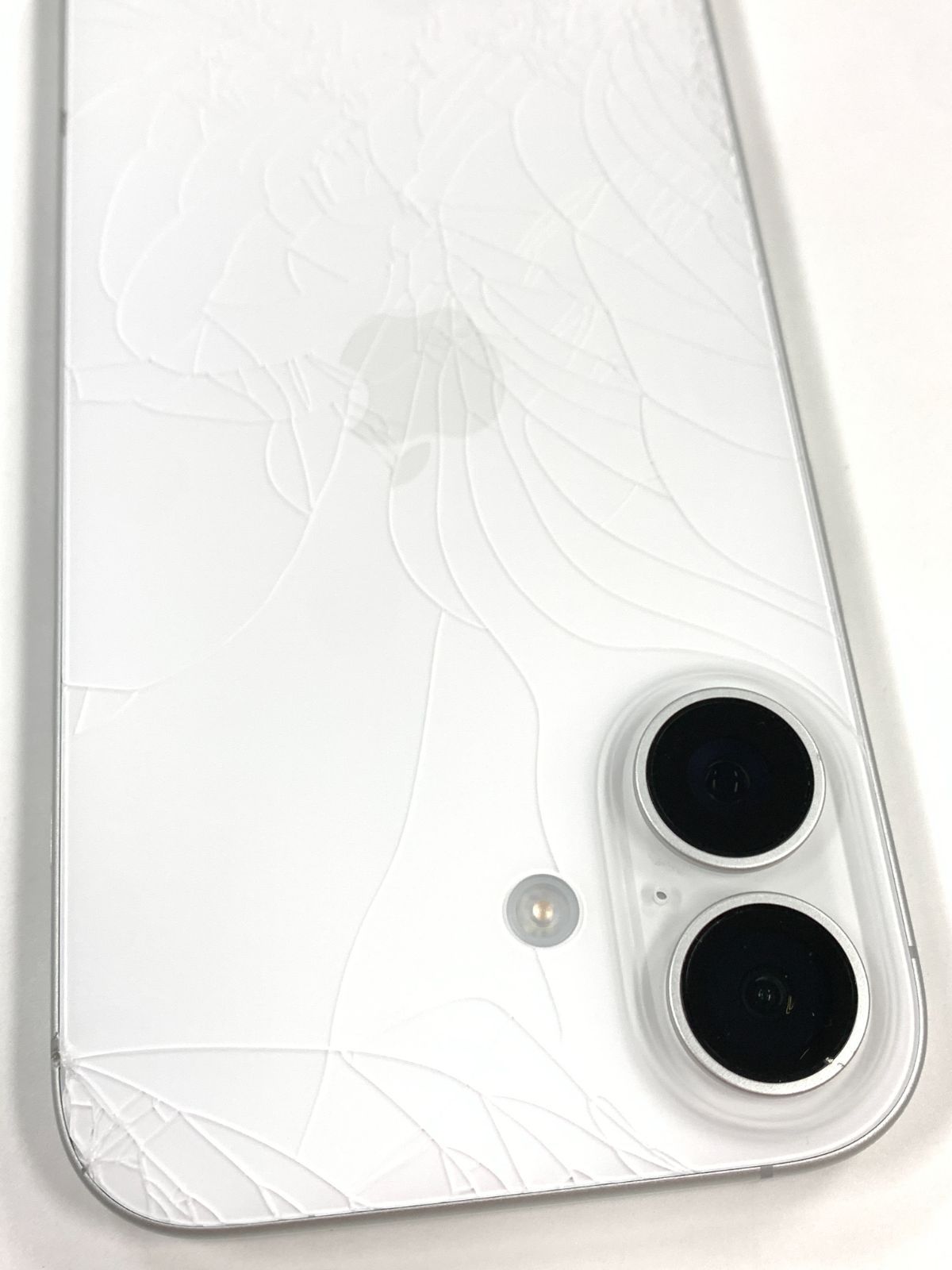 iPhone 17 256GB ホワイト ジャンク品 - メルカリ
