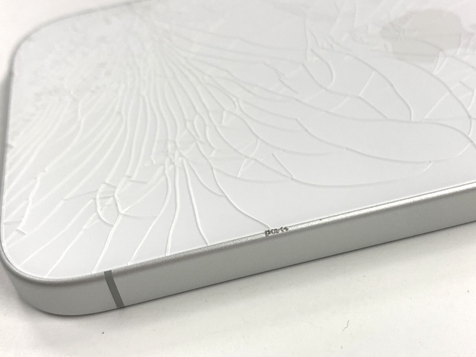 iPhone 17 256GB ホワイト ジャンク品 - メルカリ