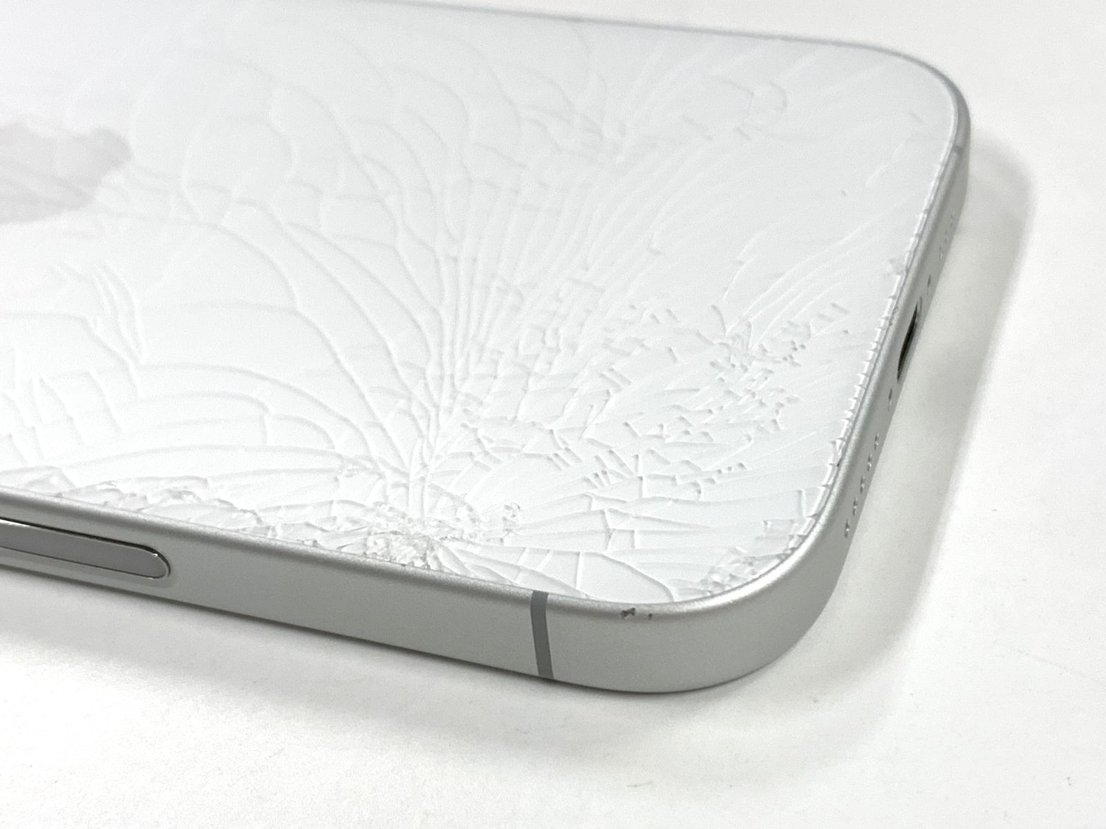 iPhone 17 256GB ホワイト ジャンク品 - メルカリ