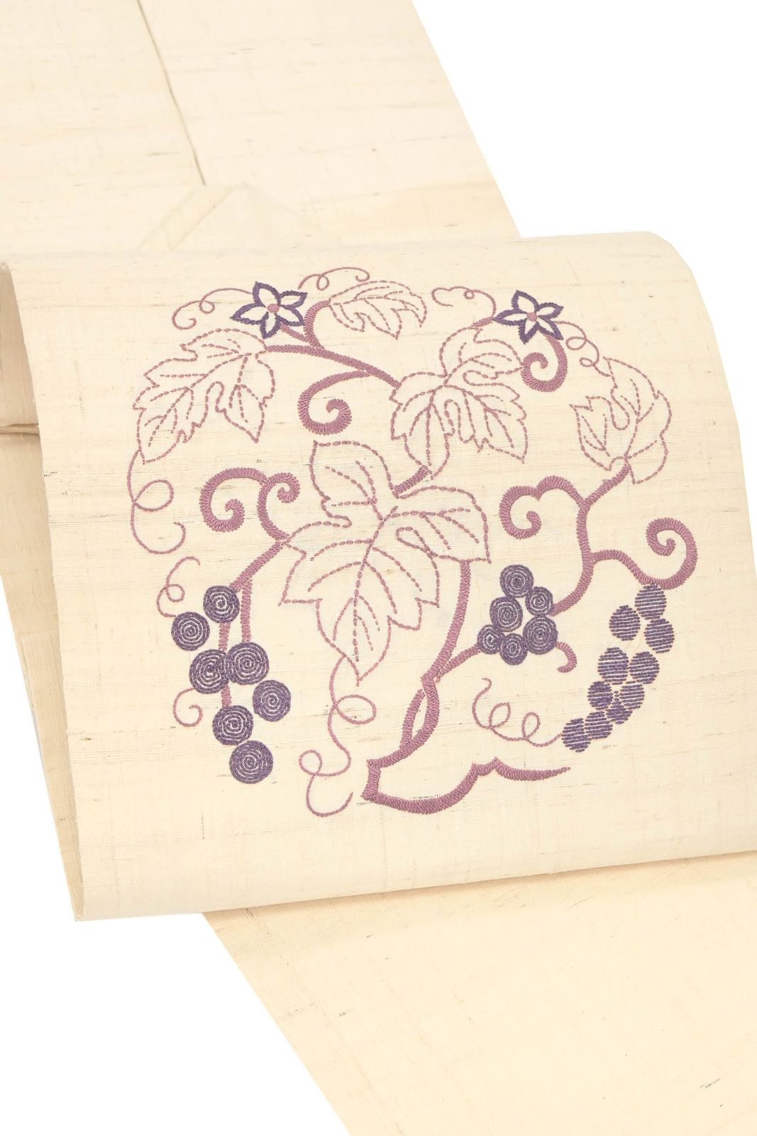 【お得なエブリデイロープライス】 正絹手加工染紬九寸名古屋帯 手刺繍 ≪御仕立て上がり・中古品≫ 「蔦葡萄丸紋」 装飾的なデザインカジュアルの帯姿におすすめ