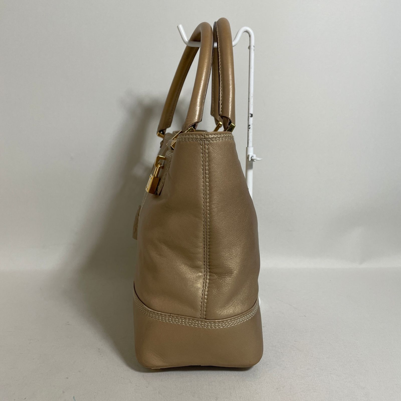 2604-188｜ロエベ ハンドバッグ レザー シャンパンゴールド アナグラム 