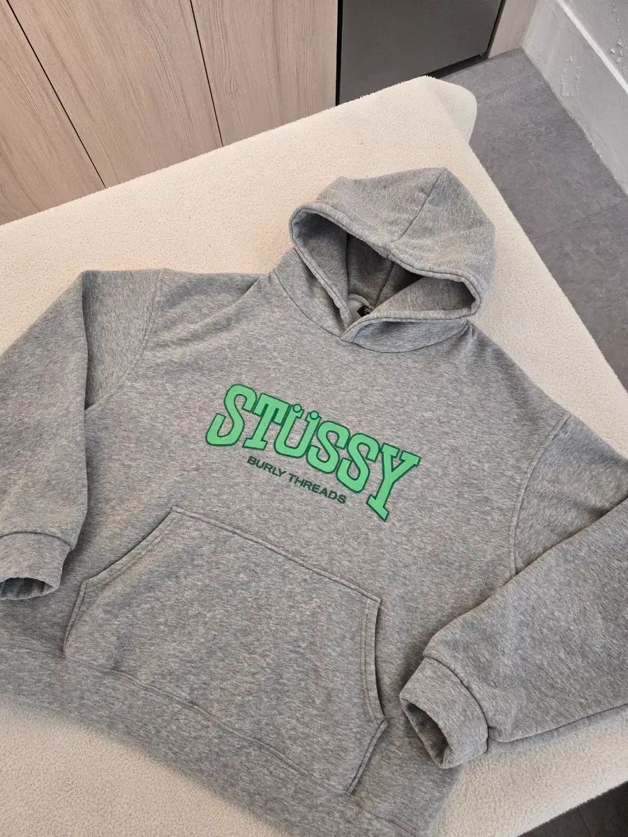 STUSSY BERRY THREAD クロップド フーディー XXL