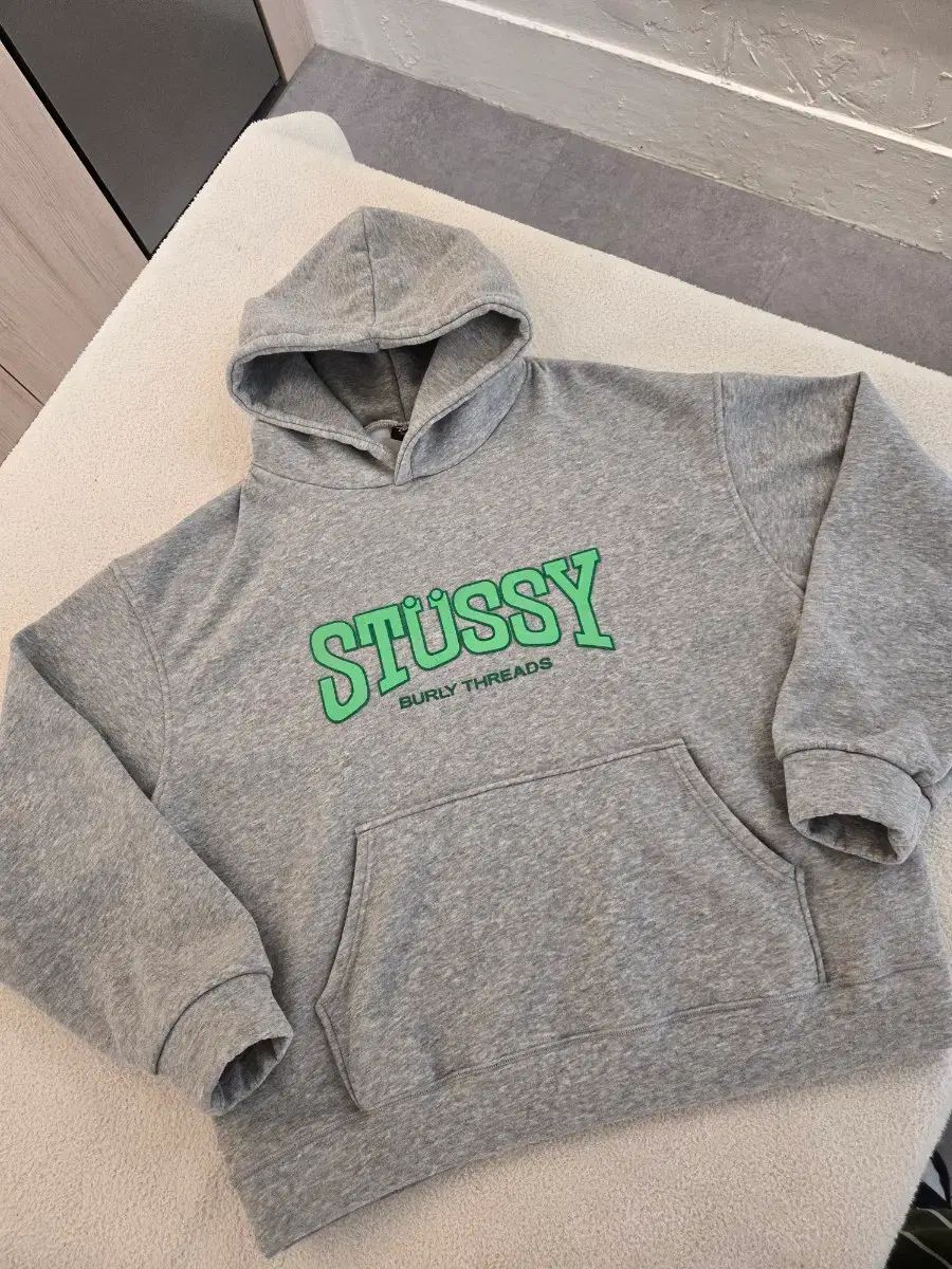 STUSSY BERRY THREAD クロップド フーディー XXL