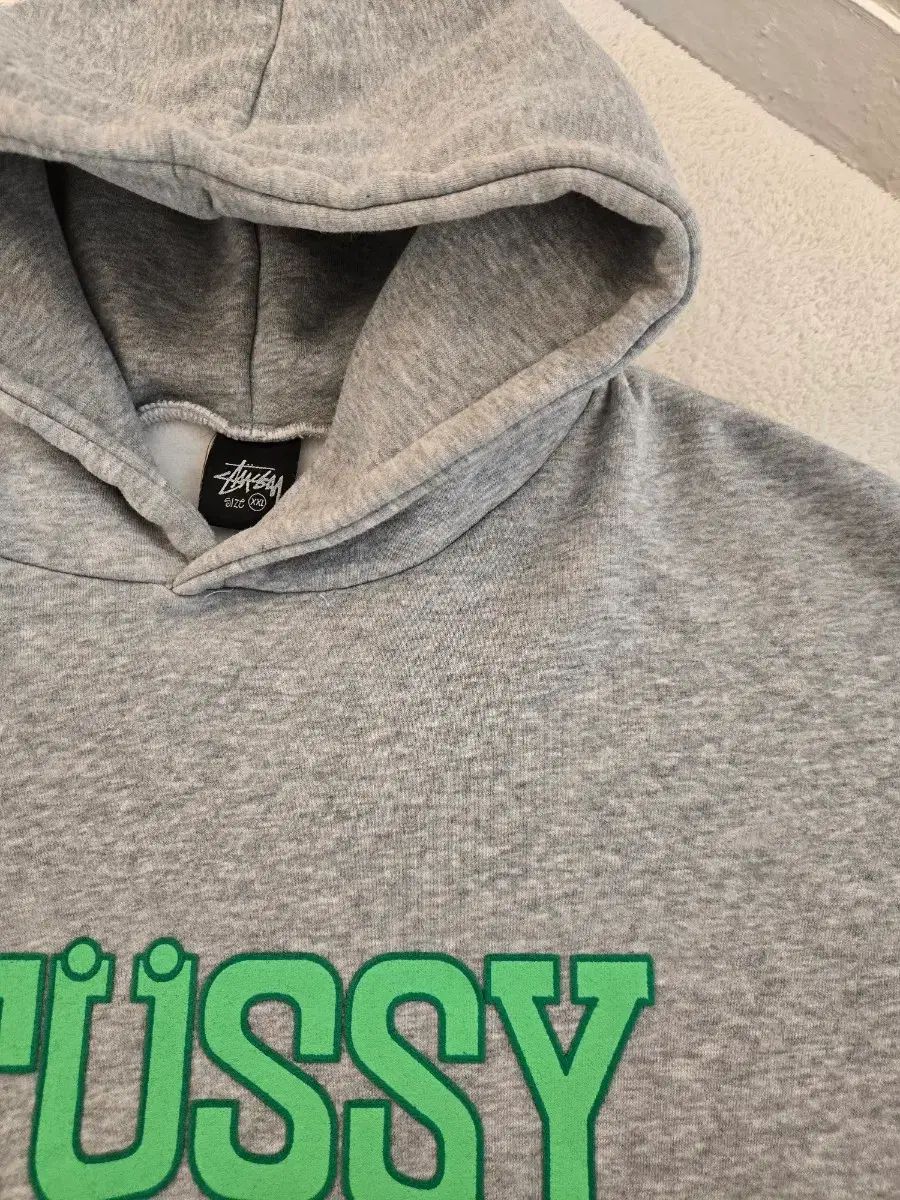STUSSY BERRY THREAD クロップド フーディー XXL