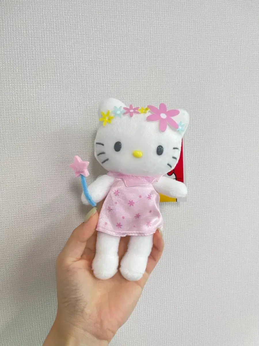 サンリオ ハローキティ 50周年 TOKYO 展示会 フェアリー妖精 キティ ぬいぐるみ マスコット